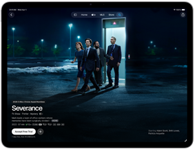 iPad, pohled zepředu, na displeji běží seriál Odloučení v aplikaci Apple TV
