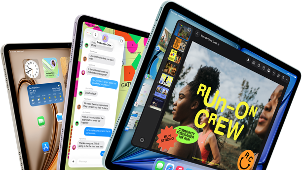 Tři iPady v modré, fialové a hvězdně bílé barvě rozložené do vějíře; pohled zepředu i z boku; na obrazovce jsou aplikace Keynote a Zprávy a plocha