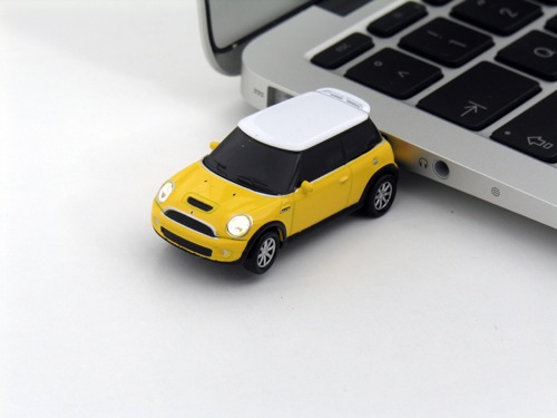 AutoDrive USB Flash disk 4GB, Mini Cooper - žlutý